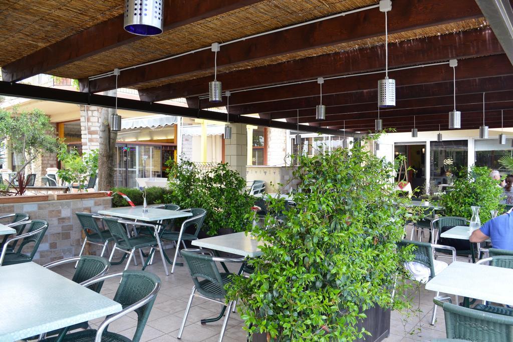 Hotel Restaurant Mon Auberge Lunel  Ngoại thất bức ảnh